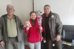 Çanakkale DKMP görevli meslektaşlarımız isyerindeki bayan çalışanların Dünya Emekçi kadınlar gününü kutladılar