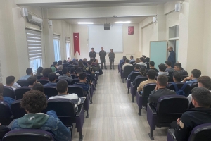 Düzce Üniversitesi Ormancılık Meslek Yüksek Okulu na OMM Çetin Dülger Baver Işıktaş Fatma Varol Katılım sağladık OMM adayları ile sohpet çerçevesinde bilgi paylaşımı gerçekleştirdik