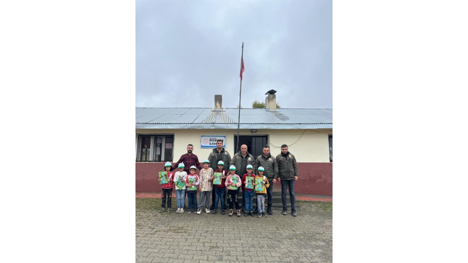 Derneğimiz üyelerinden öğrencilere orman sevgisi