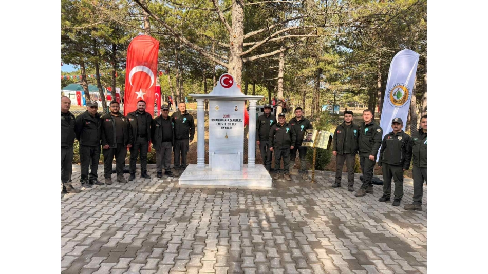 Minnetle Anıyoruz…